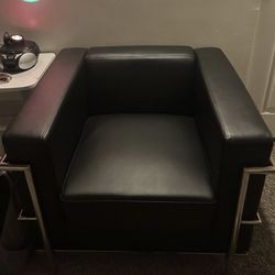 LC2 Petit Modele Black Leather Armchair Metal Frame Contemporary High Back