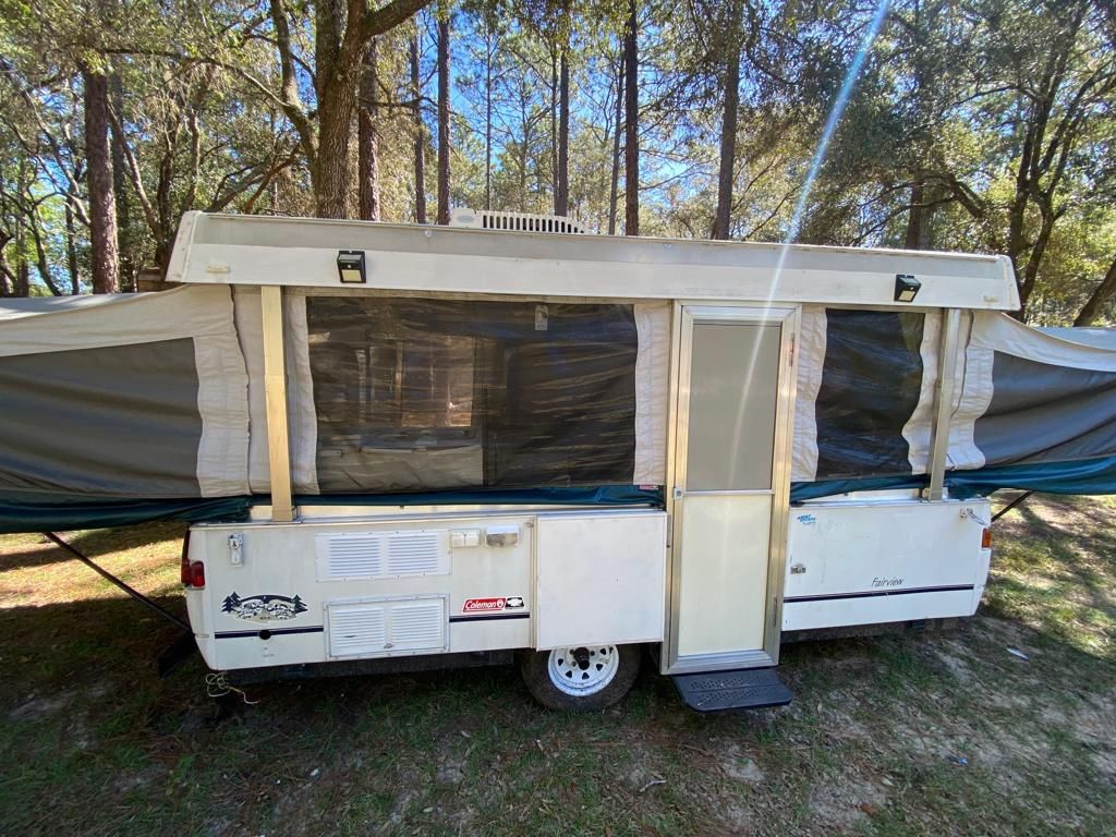 2000 Coleman Santa Fe
