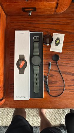 Samsung Galaxy Watch 7 Smartwatch (Like New)