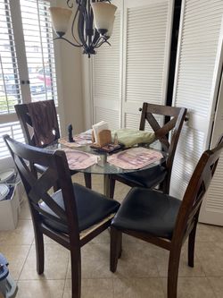Glass Table With 4 Chairs 