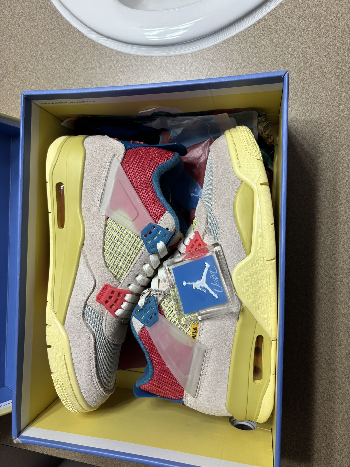 Jordan 4 Retro Union Guava