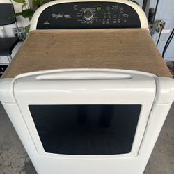 Whirlpool Gas Dryer 7.6 Cu. Ft. - Sensor Drying - Cabrio Platinum