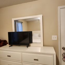 White Queen Bedroom Set