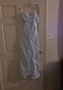 Size medium used gown