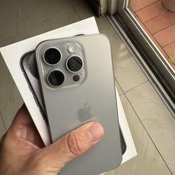 iPhone 15 Pro Max - 256gb - Natural Titanium