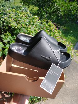 New Nike Calm Slide gs size 5y Black