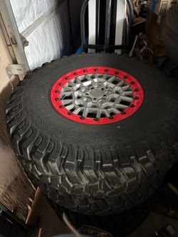 2026 razor pro R  32 inch tires and wheels  with Indy red bead locks