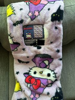 Hello Kitty Halloween Blanket 👻