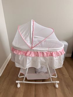 Dream On Me Baby Bassinet with Canopy