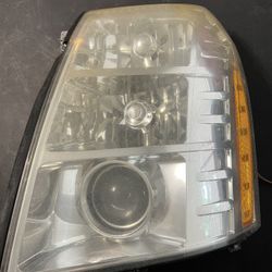 08-13 Cadillac Escalade Headlight