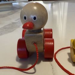 Wooden Pull Along Toy Duck With Duckling