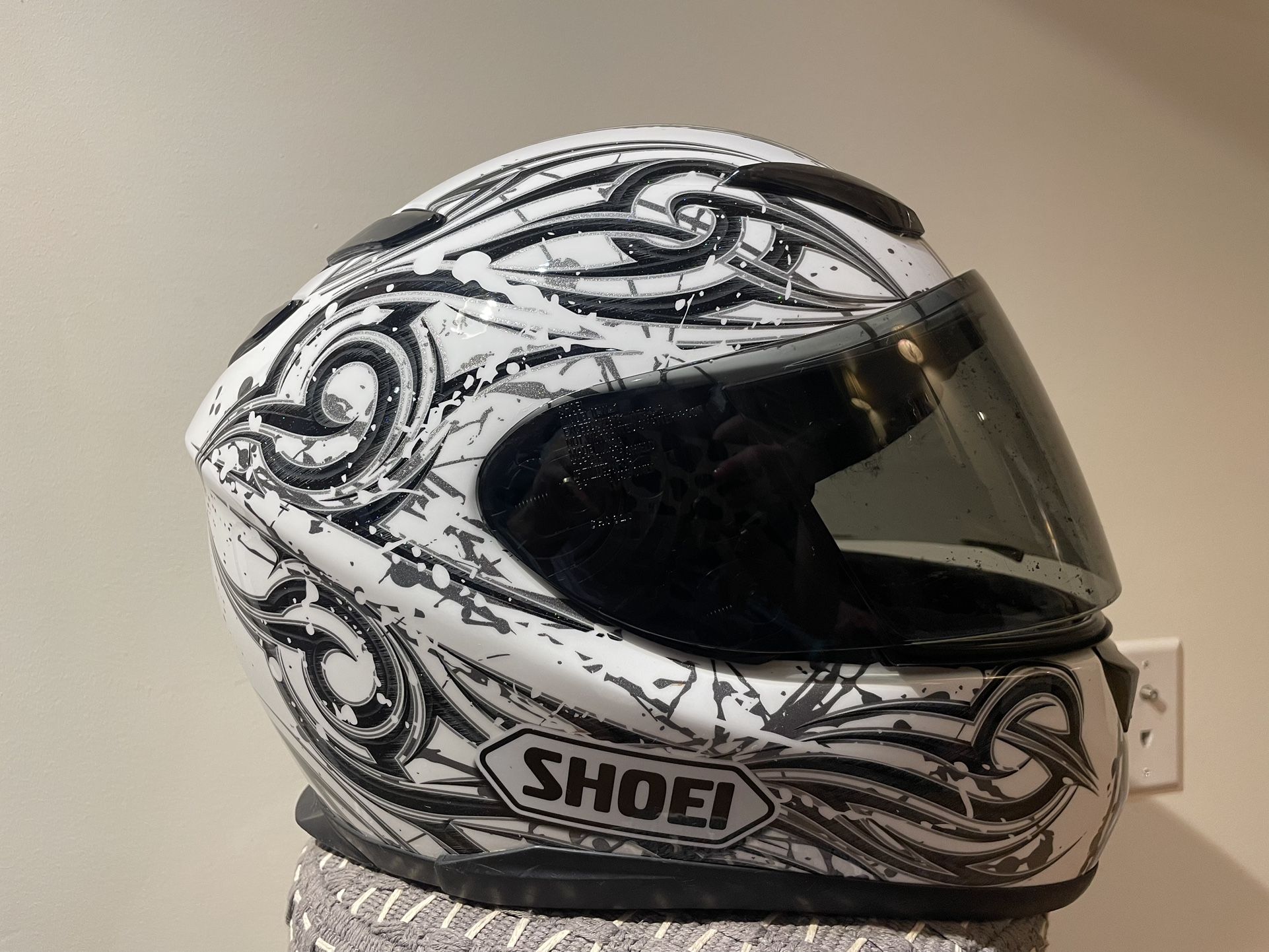 Motorcycle Helmet ~ Shoei RF-1100 ~ Size M