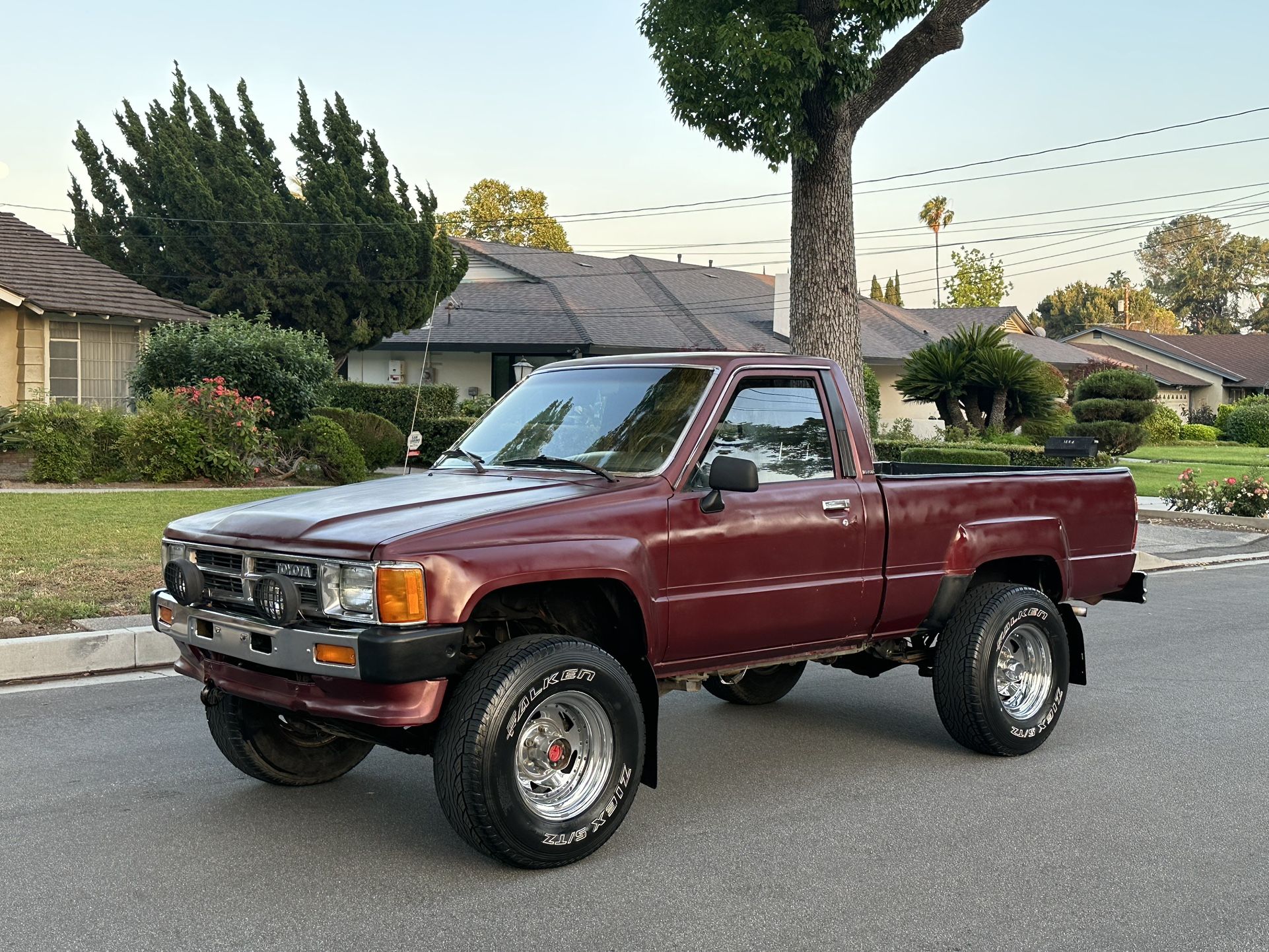 1987 Toyota! Pick - Up! 4X4! 4 Cylinder! 5 Speed! $5,500