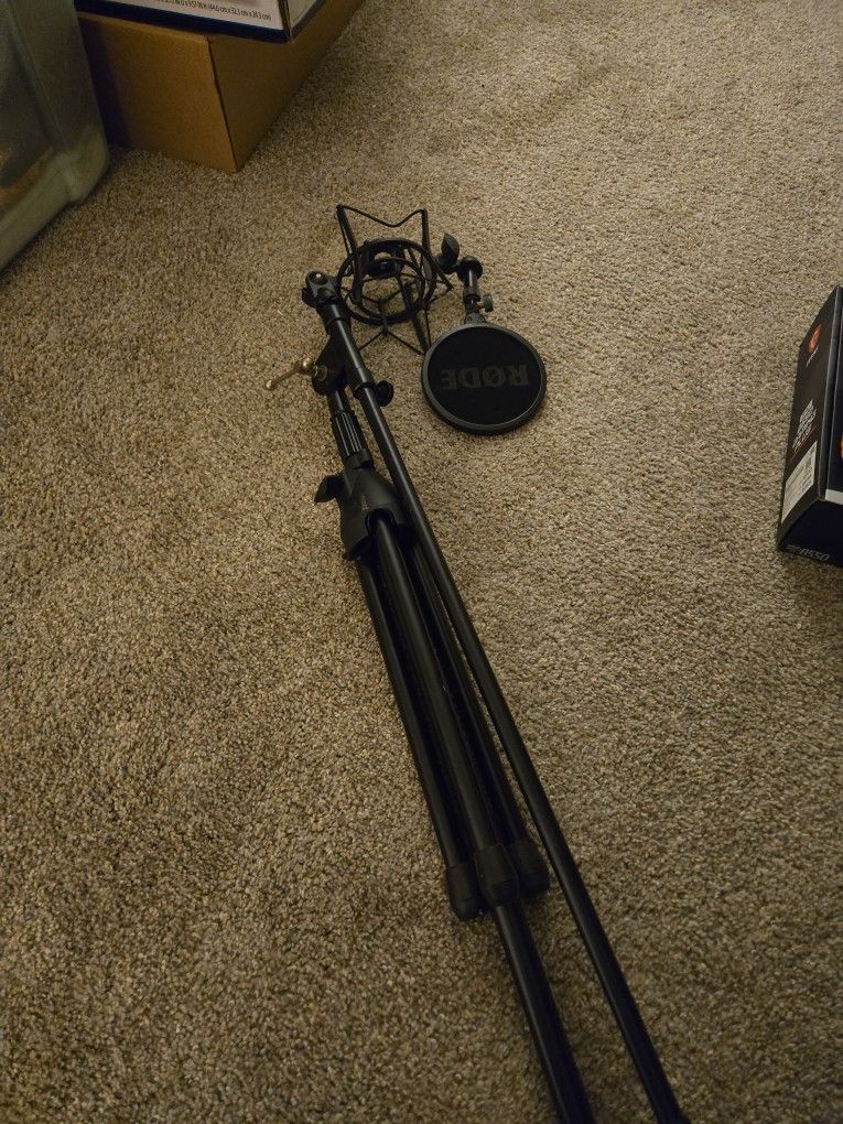Rode Microphone Stand With Shock Mount And Pop Filter