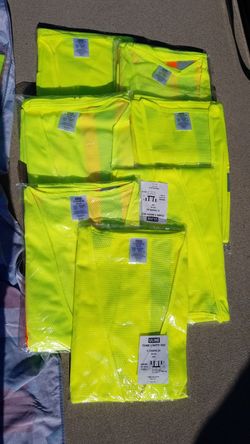 New 2X men's vest new