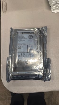 Two Dell Enterprise Plus Cheetah 15K.7 600GB SAS HDD