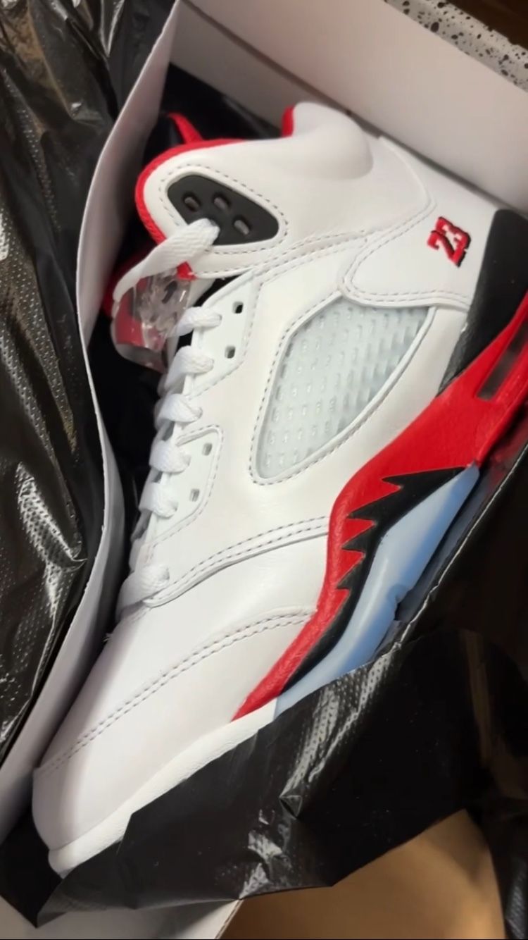 Jordan Fire Red 5s Deadstock
