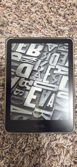 Amazon Paperwhite Kindle E-Reader with Clear Case (newest edition)