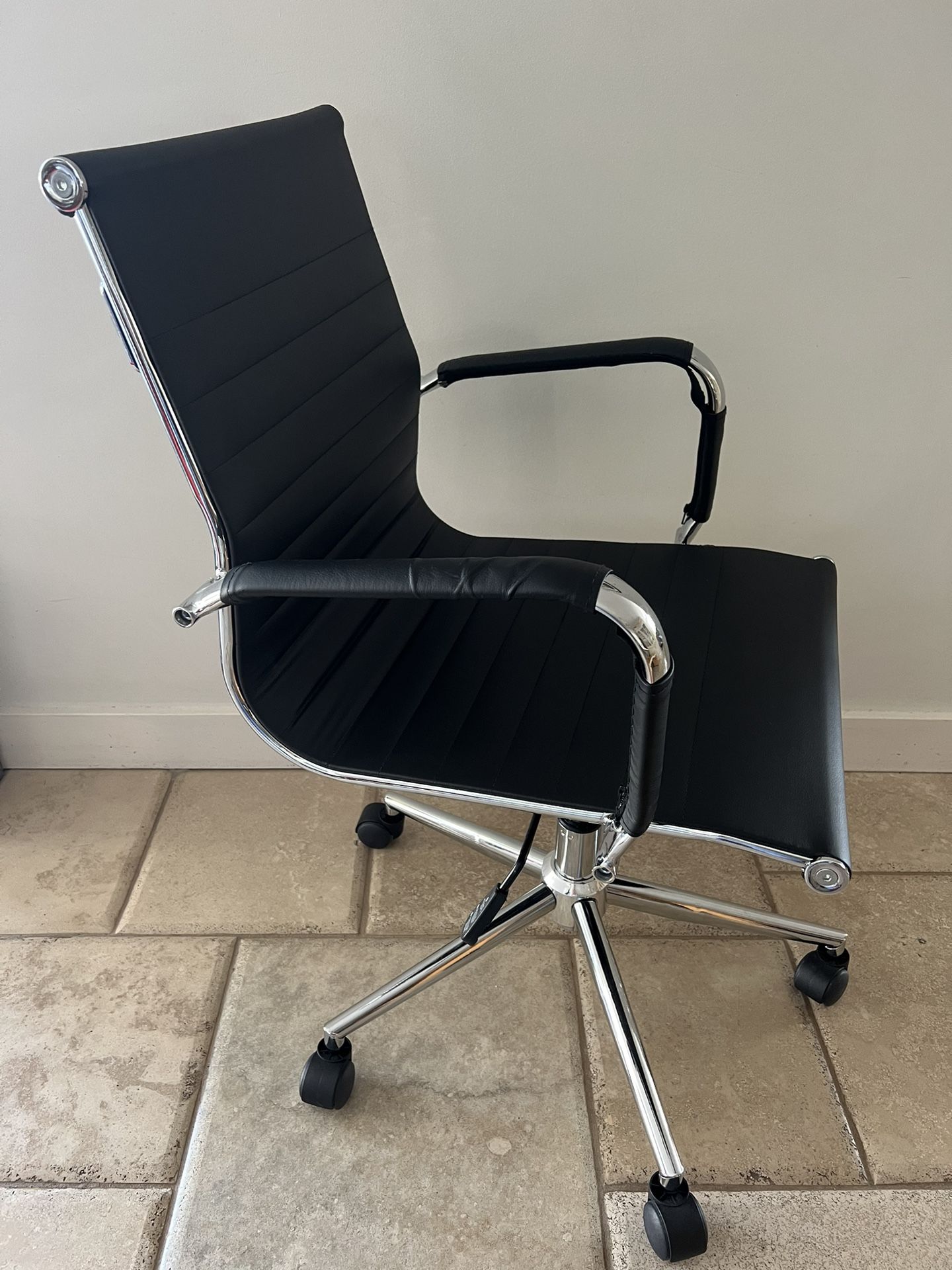 Desk chairs for office/home Black Chrome Accents Excellent condition 