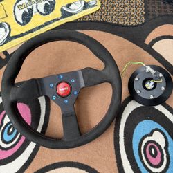 MOMO Steering Wheel with NRG Quick Release