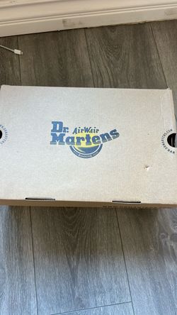 Dr. Martens air wair women’s size 7 sandals