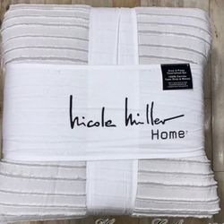 Nicole miller Home Comforter Full/queen
