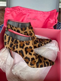 Size 10 Judith Leiber bootie heels camel fur