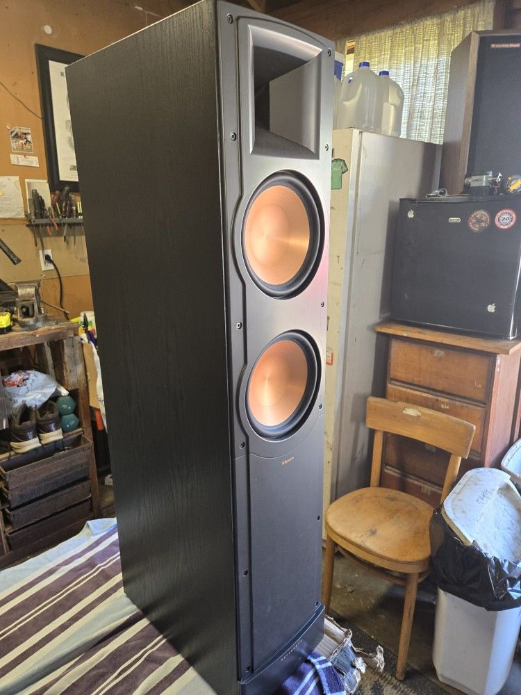 Klipsch Tower Speakers RF82 II