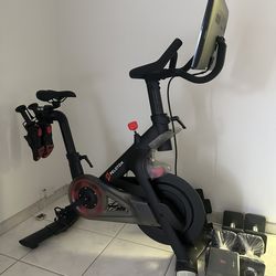 Peloton Bike + Accessories – Like New Condition