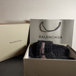 Balenciaga slides 