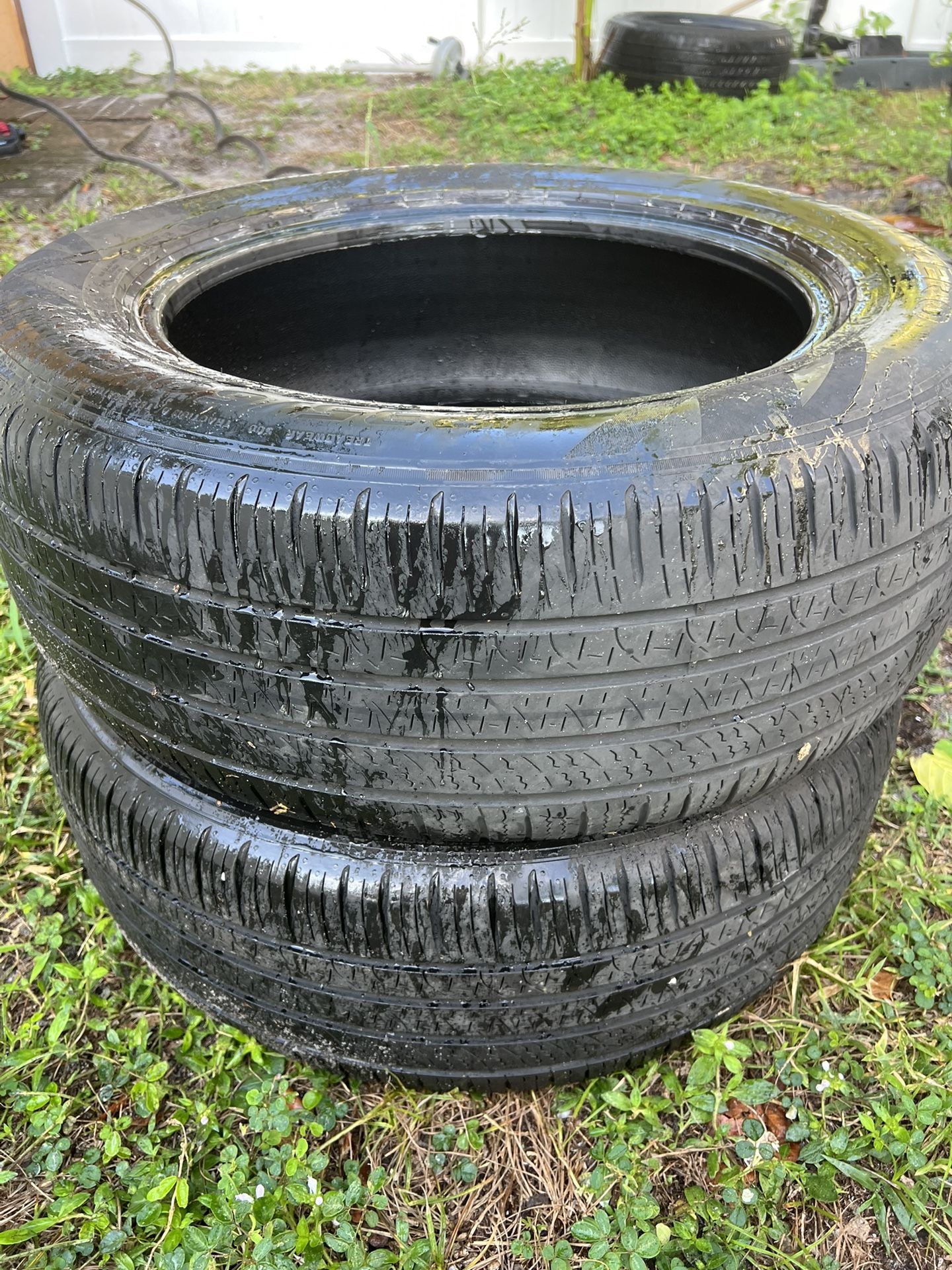 2 Tires 235 /60/r18 Pirelli