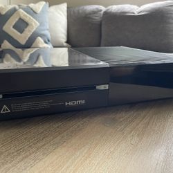 Xbox One 500GB Console + Wireless Controller – Great Condition