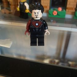 Lego Marvel Iron Man Figure Avengers Tower 