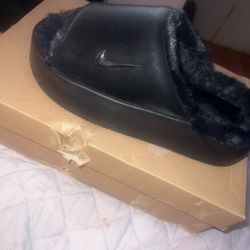 Nike Slippers 