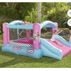 LOL SURPRISE JUMP HOUSE 