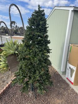7.5 Ft Artificial Christmas Tree w/ Lights