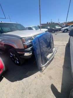 Chevrolet hood 2004