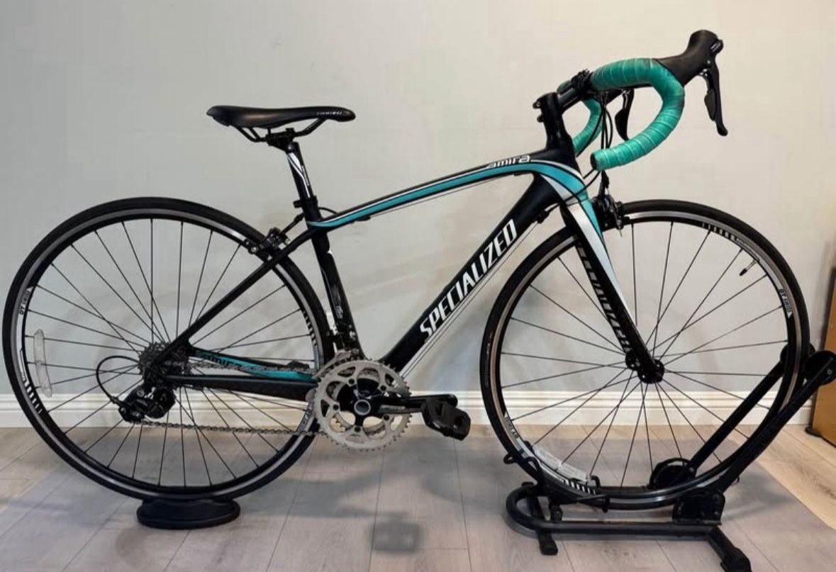 Specialized Carbon Fiber Road Bike (Size 44)