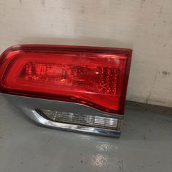 2014-2021 JEEP GRAND CHEROKEE TAIL LIGHT PASSENGER RIGHT INNER TRUNK LED OEM