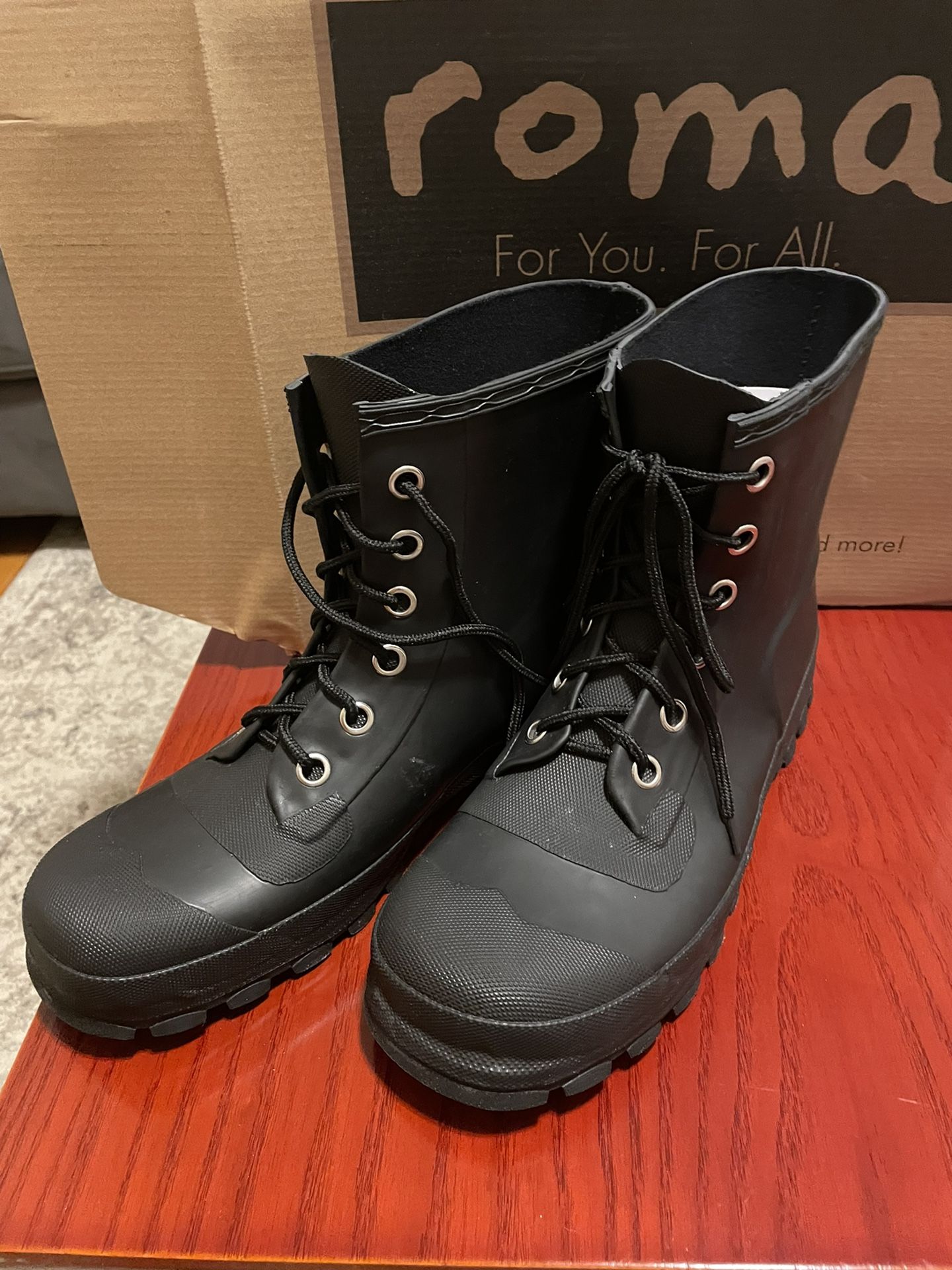 ROMA RUBBER BOOTS SIZE 10