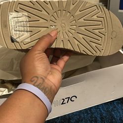Uggh Slippers 