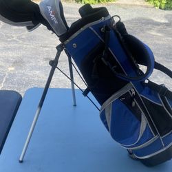 AMF Youth Golf Bag W/Clubs & Balls