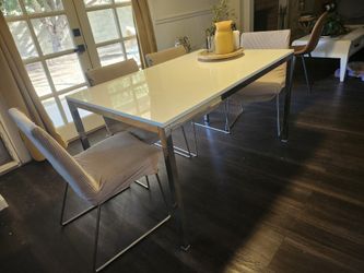 4 Dining Chairs Comfortable And Modern