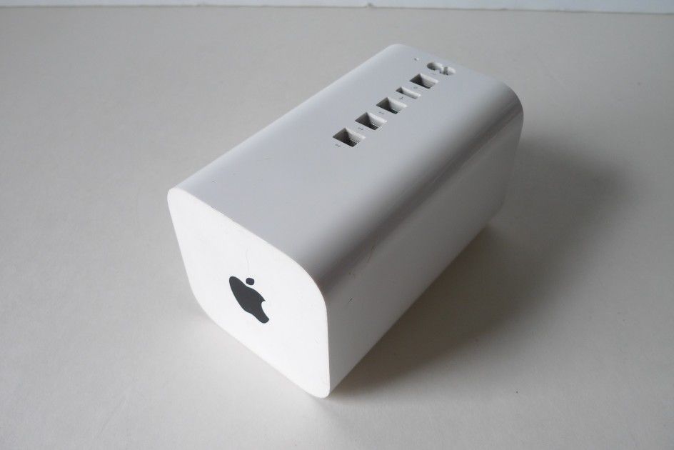 Apple AirPort Extreme Base Station 6th Gen A1521 Wifi Router