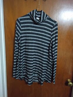 Striped Turtleneck Long Sleeve Top. Large