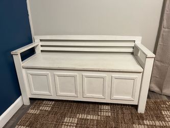 White Wood Storage Bench