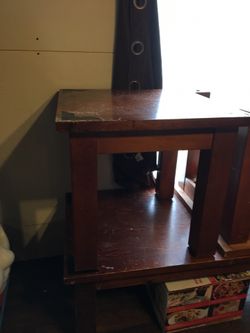 2Side tables and coffee tables