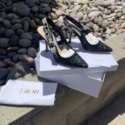 Christian Dior Lace Pumps (size 6 women)