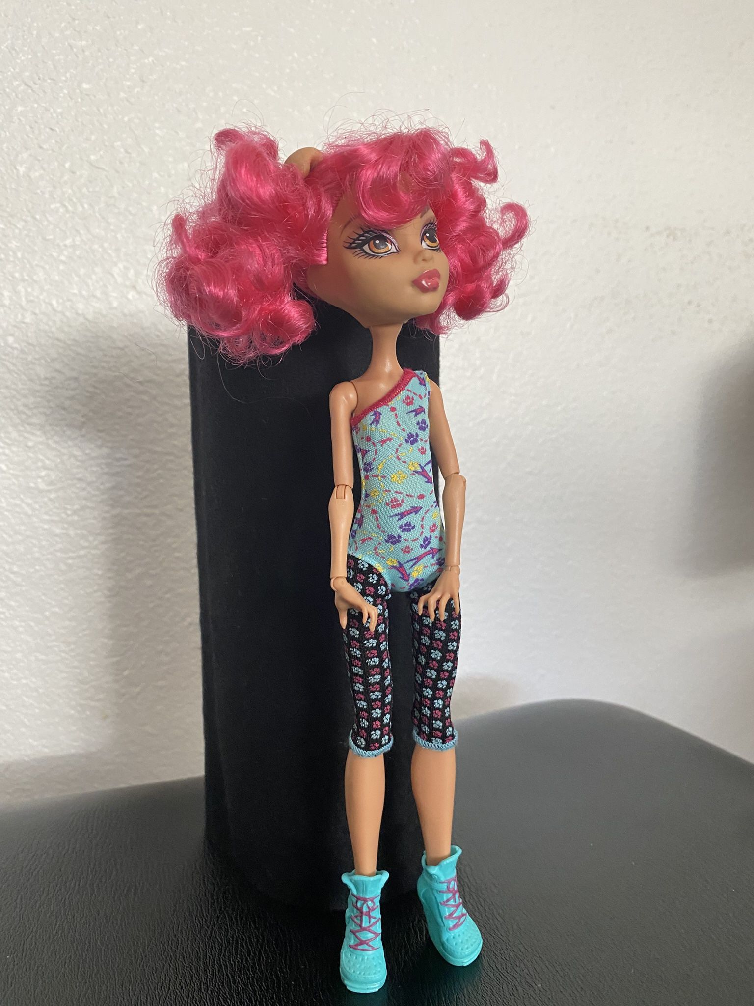 Monster High Doll Howleen Wolf Hip Hop Dance Class