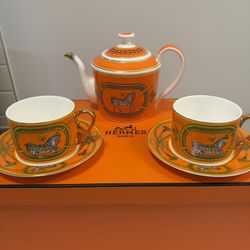Hermes Tea Pot & Cup Set